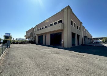 Commercial Premises San Cesario sul Panaro - photo 2