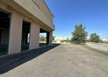 Commercial Premises San Cesario sul Panaro - photo 15