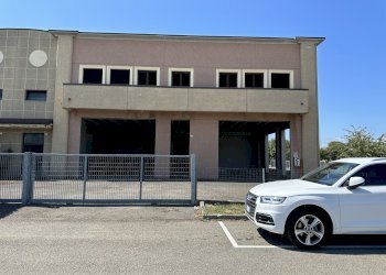 Commercial Premises San Cesario sul Panaro - photo 18