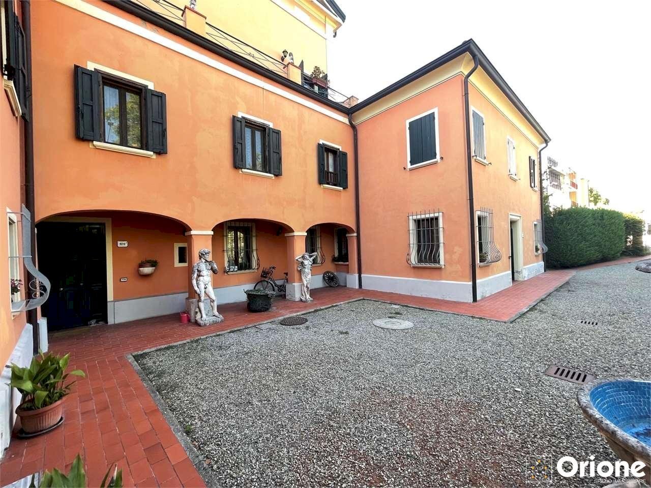 Villa Modena - foto 1