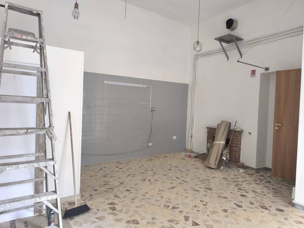 Negozio via Giacomo Matteotti, Mercato San Severino - foto 2