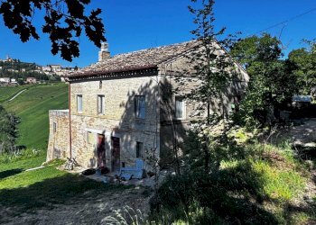 Foto 2 - Independent house Contrada Montone
 
39, Montegiorgio - photo 2