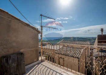 Balcone - Casa semi indipendente Via Cappuccini
 
40/42/44, Caltagirone - foto 4