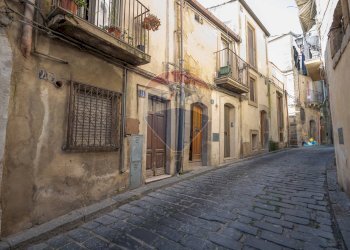 Edificio all\'aperto - Casa semi indipendente Via Cappuccini
 
40/42/44, Caltagirone - foto 18