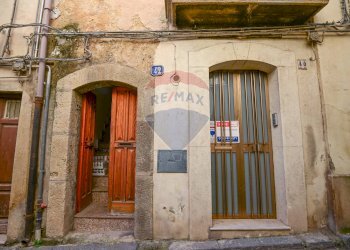 Edificio all\'aperto - Casa semi indipendente Via Cappuccini
 
40/42/44, Caltagirone - foto 21
