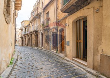 Edificio all\'aperto - Casa semi indipendente Via Cappuccini
 
40/42/44, Caltagirone - foto 51