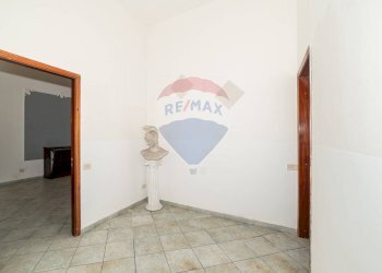 Stanza vuota - Appartamento via angelo musco
 
80, Paterno - foto 16