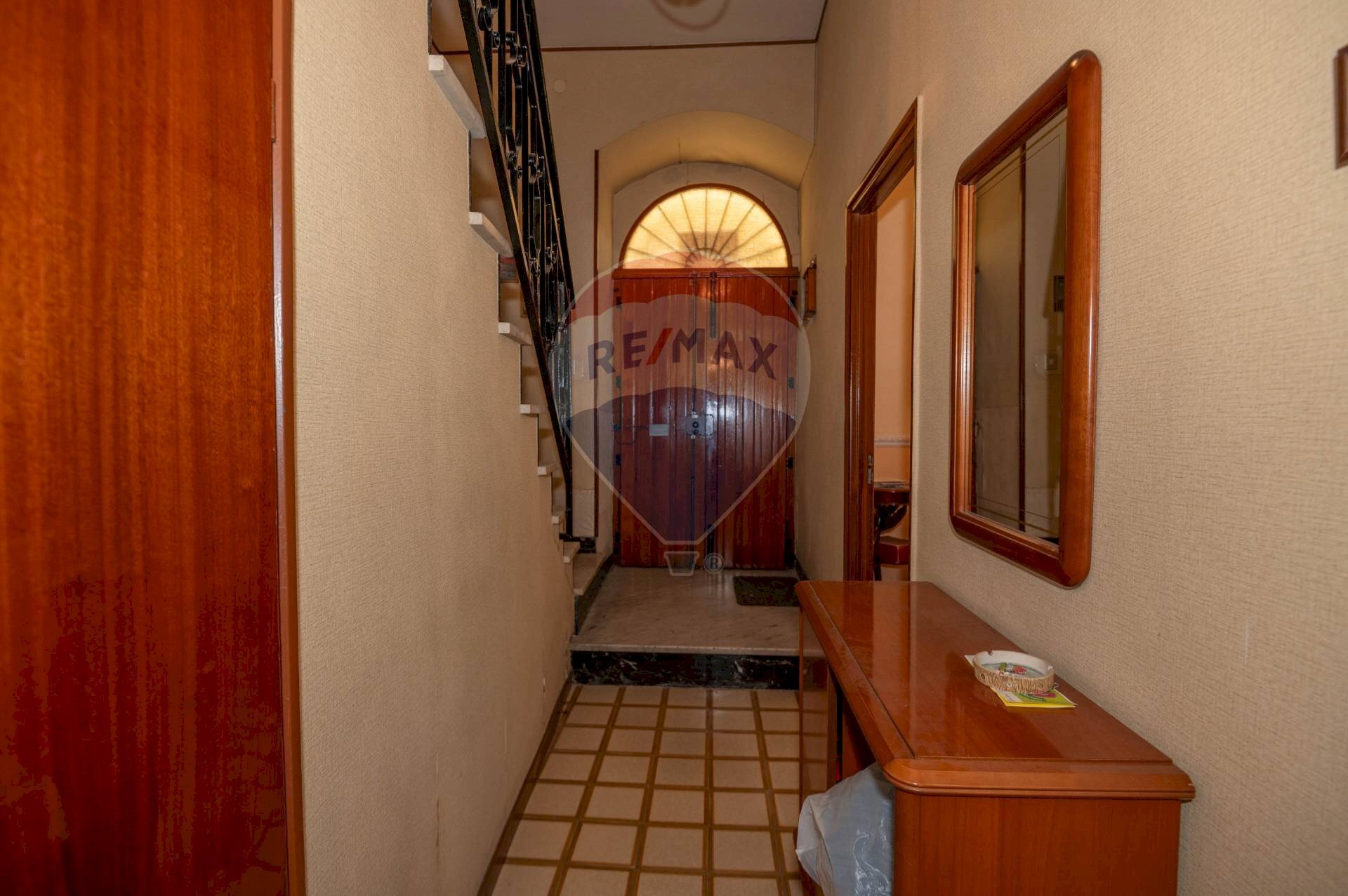 Hall / corridoio - Casa indipendente Via San Giovanni
 
34, Vizzini - foto 2