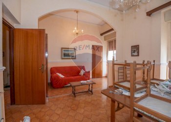 Sala da pranzo - Casa indipendente Via San Giovanni
 
34, Vizzini - foto 15