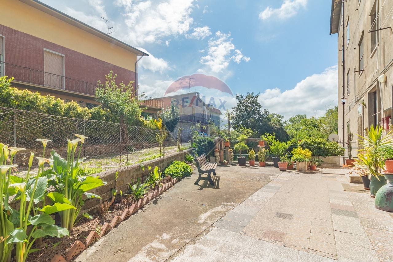 Edificio all\'aperto - Appartamento Via Aldo Moro
 
snc, Ischia di Castro - foto 2