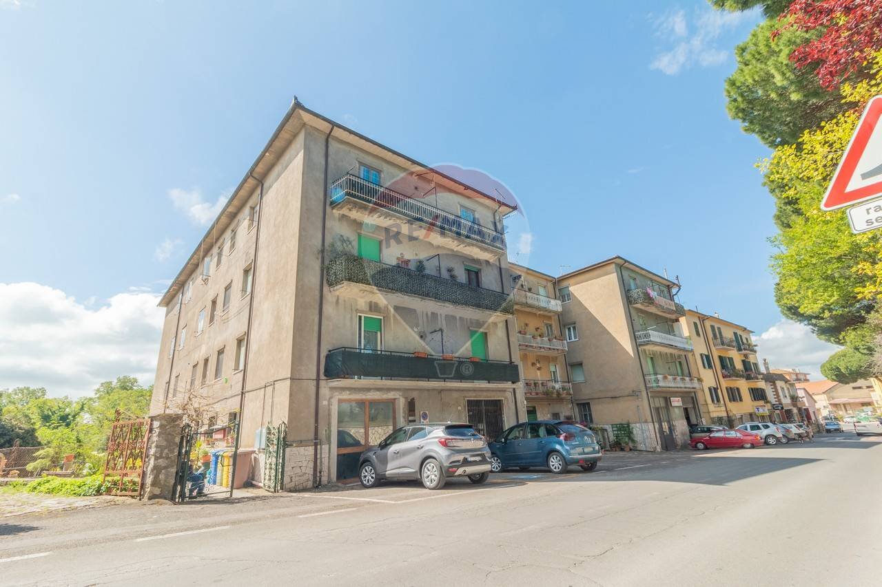 Edificio all\'aperto - Appartamento Via Aldo Moro
 
snc, Ischia di Castro - foto 3