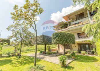 Giardino - Villa via giglio vecchio
 
13, Montefiascone - photo 5