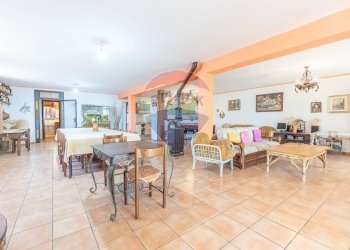 Sala da pranzo - Villa via giglio vecchio
 
13, Montefiascone - photo 7