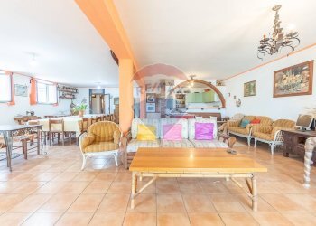 Sala da pranzo - Villa via giglio vecchio
 
13, Montefiascone - photo 8