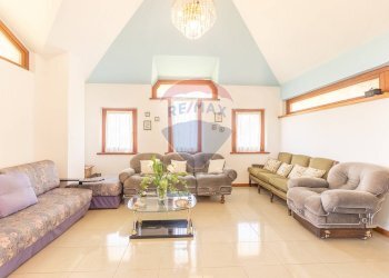 Soggiorno - Villa via giglio vecchio
 
13, Montefiascone - photo 28