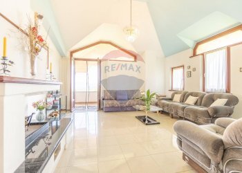 Soggiorno - Villa via giglio vecchio
 
13, Montefiascone - photo 31