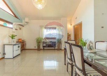 Sala da pranzo - Villa via giglio vecchio
 
13, Montefiascone - photo 40