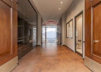 Hall / corridoio - Three-room apartment Milano - photo 17