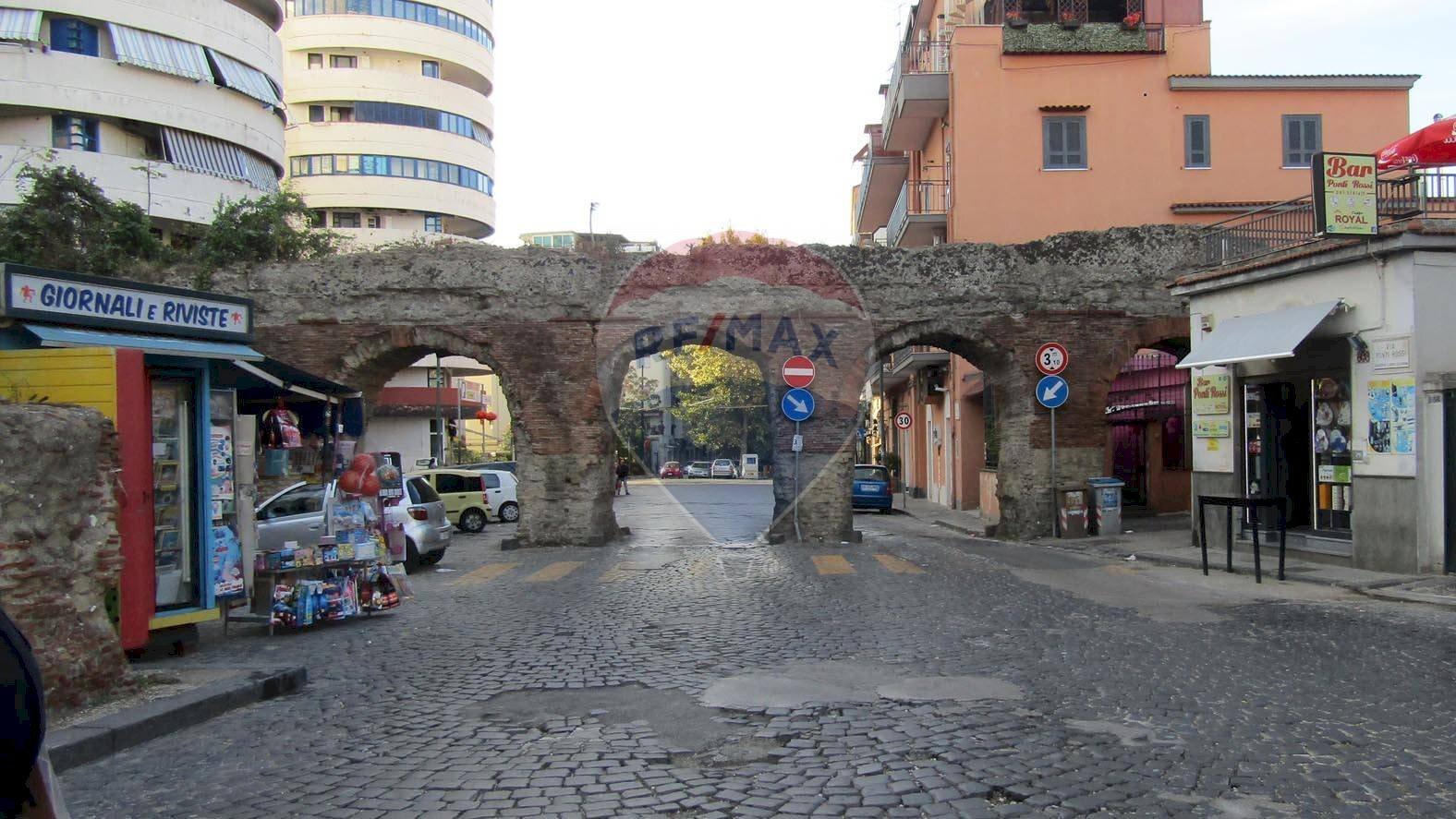 Edificio all\'aperto - Quadrilocale Via Santa Maria ai Monti
 
96, Napoli - foto 3