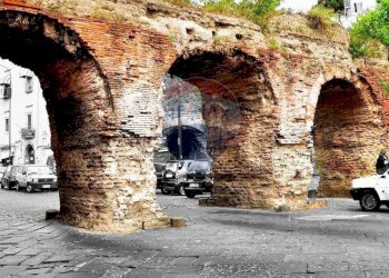 Edificio all\'aperto - Quadrilocale Via Santa Maria ai Monti
 
96, Napoli - foto 5