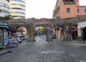 Edificio all\'aperto - Quadrilocale Via Santa Maria ai Monti
 
96, Napoli - foto 3