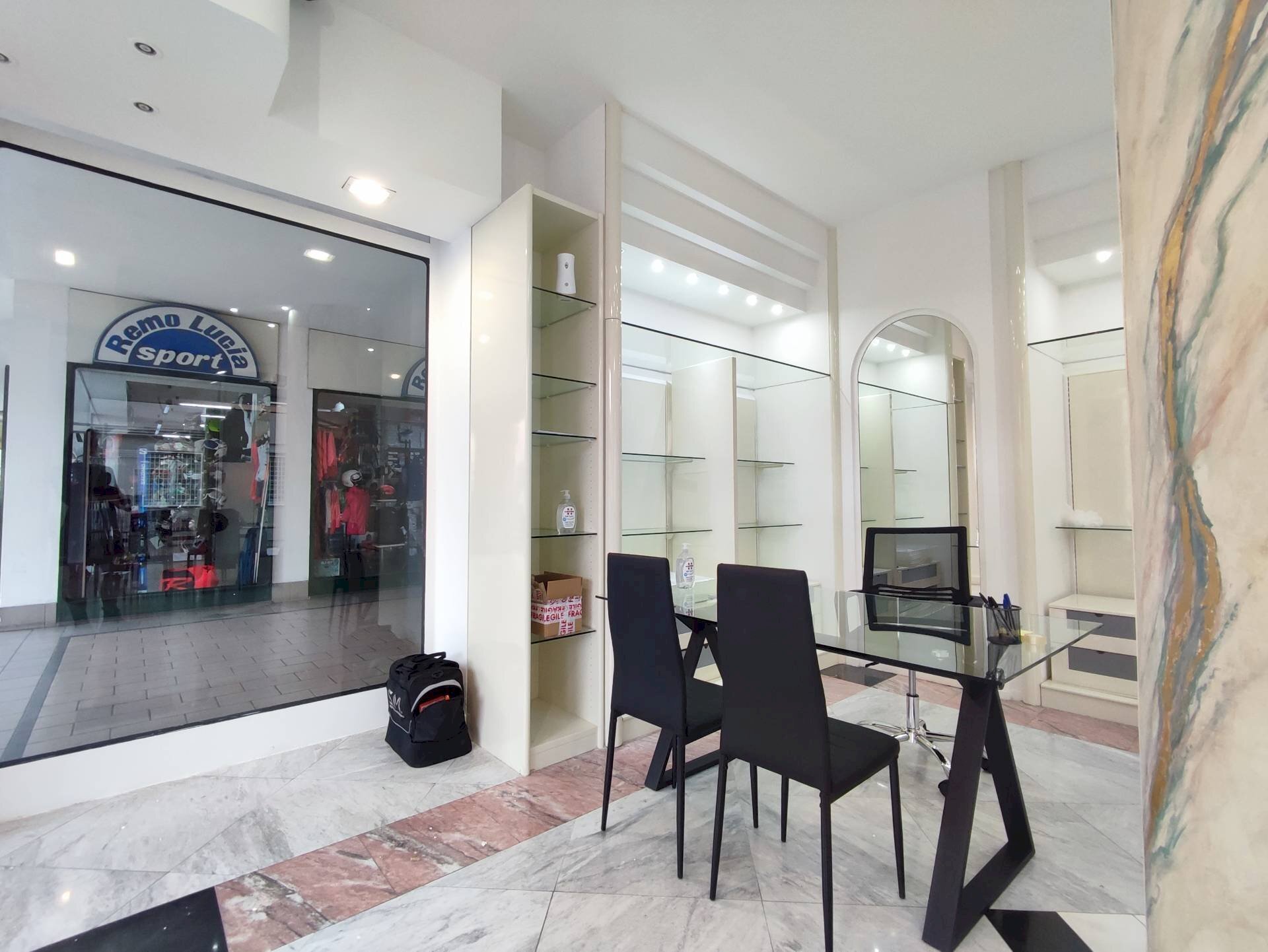 Foto 2 - Attività Commerciale via ROMA
44/C, Sarnico - foto 2