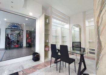 Foto 2 - Attività Commerciale via ROMA
 
44/C, Sarnico - foto 2