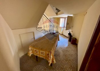 Scale - Independent house Via Pennetti
 
35, San Pietro Vernotico - photo 4