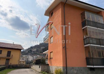 Foto 2 - Quadrilocale Via XXV Aprile
 
6, Pomaretto - foto 2