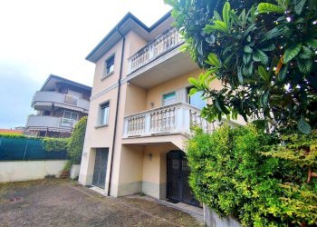 Facciata - Villa via Monte Bianco, Arese - foto 5