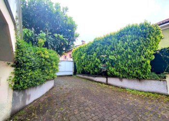 Cortile interno - Villa via Monte Bianco, Arese - foto 6