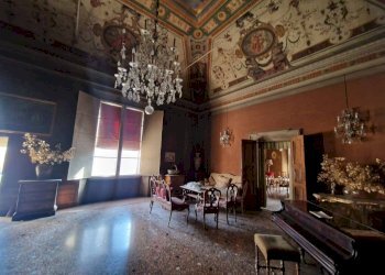 Salone - Appartamento via Francesco Rizzoli, 40, Bologna (zona Centro Storico) - foto 33