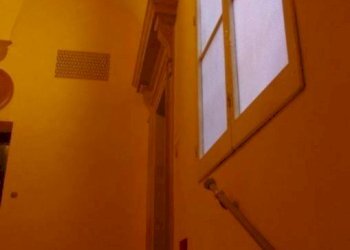 Scala - Appartamento via Francesco Rizzoli, 40, Bologna (zona Centro Storico) - foto 15