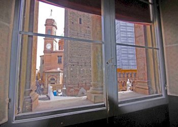 Vista - Appartamento via Francesco Rizzoli, 40, Bologna (zona Centro Storico) - foto 2