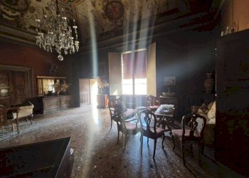 Salone - Appartamento via Francesco Rizzoli, 40, Bologna (zona Centro Storico) - foto 23