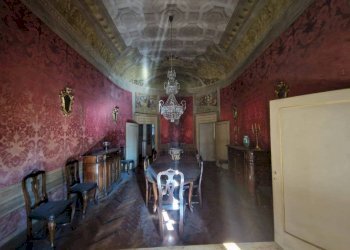 Salone - Appartamento via Francesco Rizzoli, 40, Bologna (zona Centro Storico) - foto 27