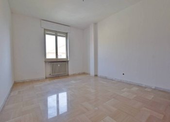 Camera da letto - Appartamento via Cuneo, 18, Mondovì - foto 11