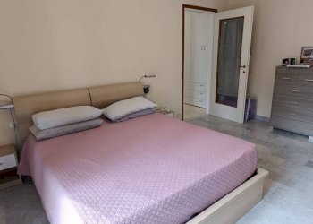 Camera da letto - Bilocale via del Casluncio, Varese - foto 11