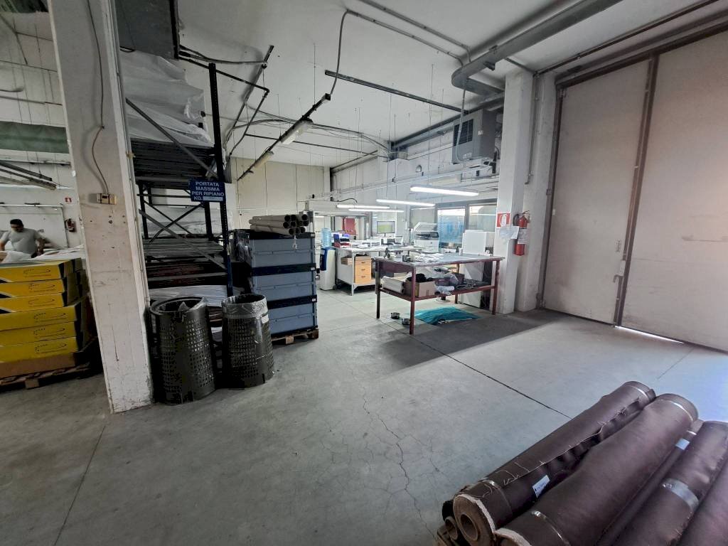 Interno non residenziale - Shed via Enrico Mannelli, Signa - photo 3