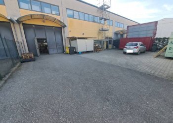 Facciata - Capannone via Enrico Mannelli, Signa - foto 1