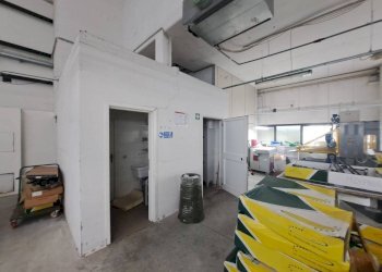 Interno non residenziale - Capannone via Enrico Mannelli, Signa - foto 4