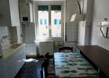 Cucina - Bilocale via San Bartolomeo del Fossato, 67, Genova (zona Sampierdarena) - foto 7