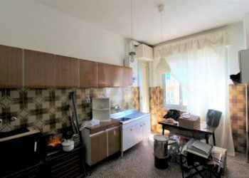 Cucina - Three-room apartment via Pasquale Berghini, Genova (neighborhood Marassi) - photo 2