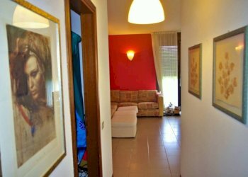 Corridoio - Three-room apartment viale delle Rimembranze, 1, Busto Arsizio - photo 8