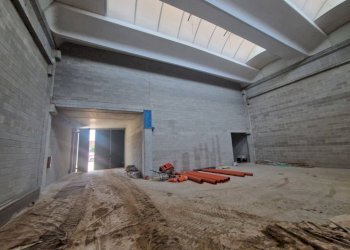 Magazzino - Capannone via Monte Grappa, 40, Arese - foto 5