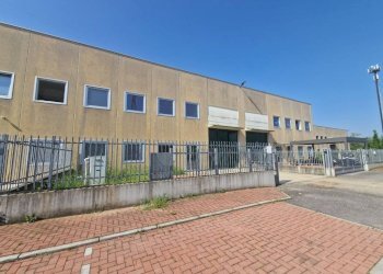 Facciata - Capannone via Monte Grappa, 40, Arese - foto 1