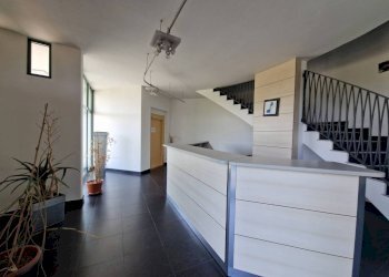 Interno non residenziale - Capannone viale Lombardia, Parabiago - foto 4