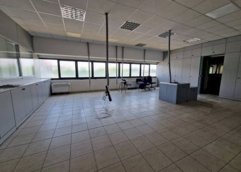 Interno non residenziale - Capannone viale Lombardia, Parabiago - foto 16