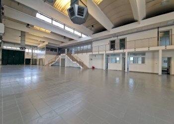Interno non residenziale - Capannone viale Lombardia, Parabiago - foto 19