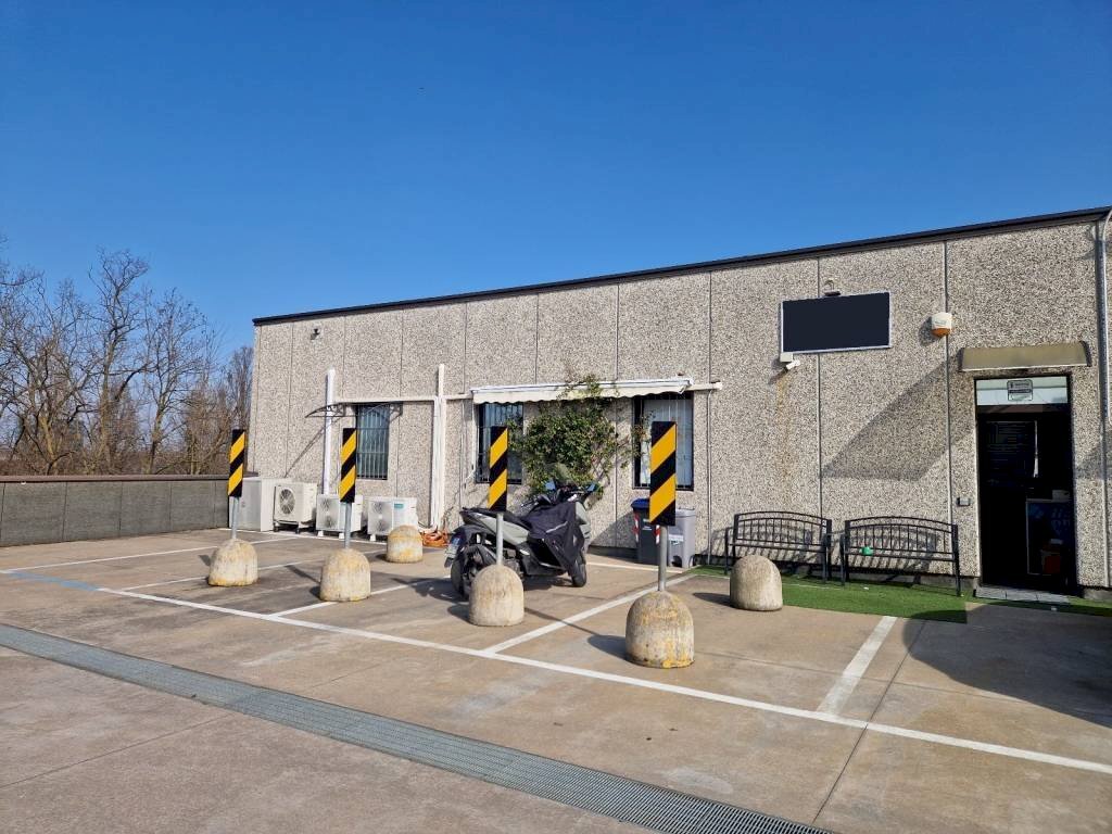 Facciata - Capannone viale Alcide De Gasperi, 115, Rho - foto 2